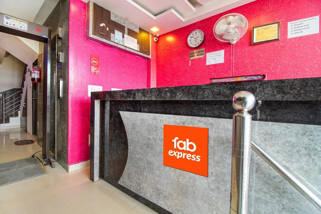 Fabexpress Tp Suite Near Igi Airport ニューデリー エクステリア 写真